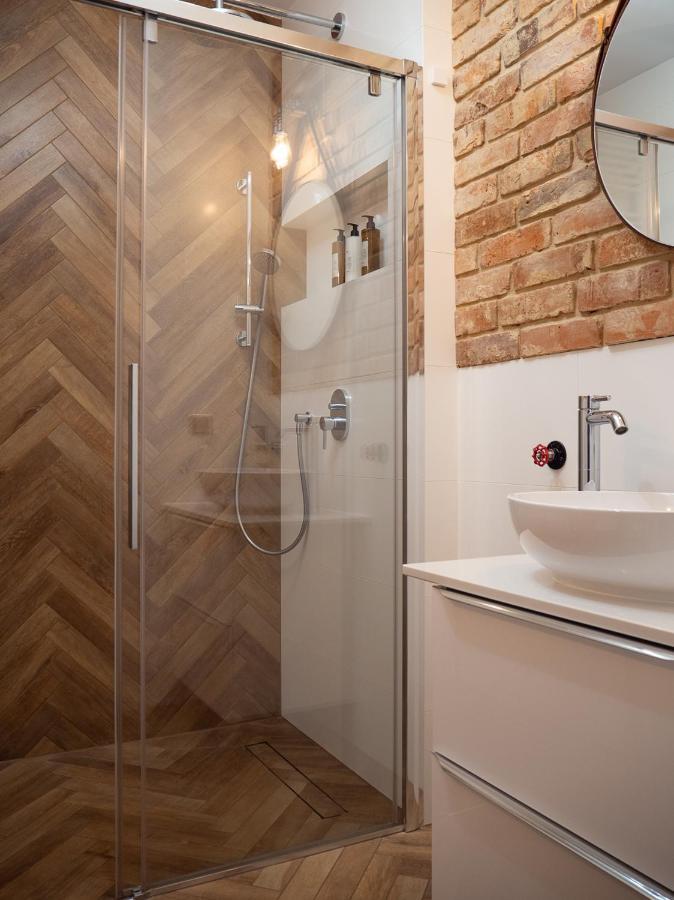 Brick House - Apartament Zoska Wrocław Extérieur photo