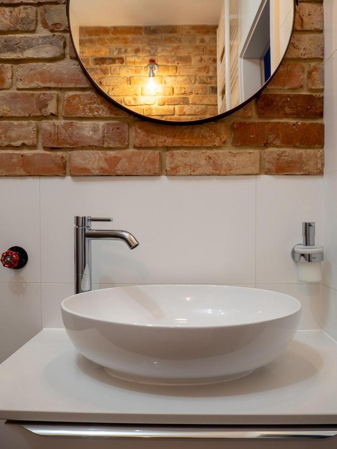 Brick House - Apartament Zoska Wrocław Extérieur photo