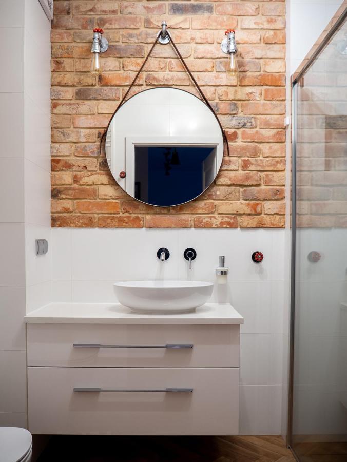 Brick House - Apartament Zoska Wrocław Extérieur photo